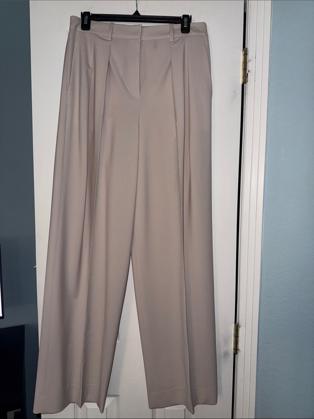 NWT Theory Wool Trousers in Beige size 6